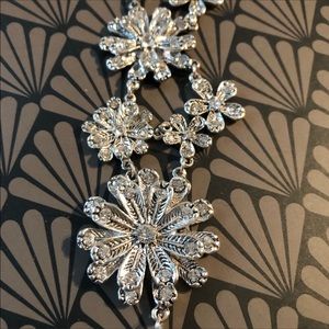 Jewelry - NEW Beautiful Flowers and Crystal Silver Bracelet Jewelry - NEW Beautiful Flowers and Crystal Silver Bracelet